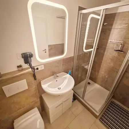 Stylish I Free Parking Apartman *